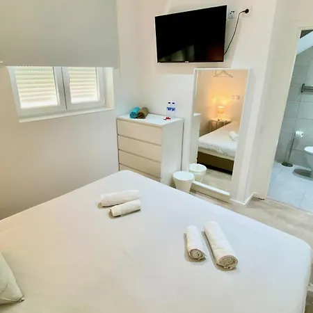 Casa Amarela 2*