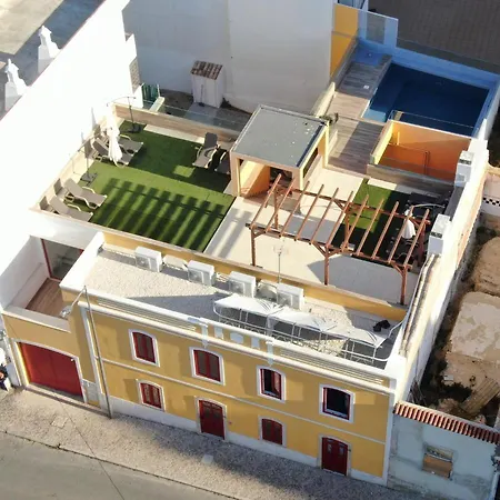 Casa Amarela Αλμπουφέιρα