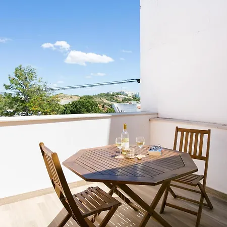 Casa Amarela Αλμπουφέιρα